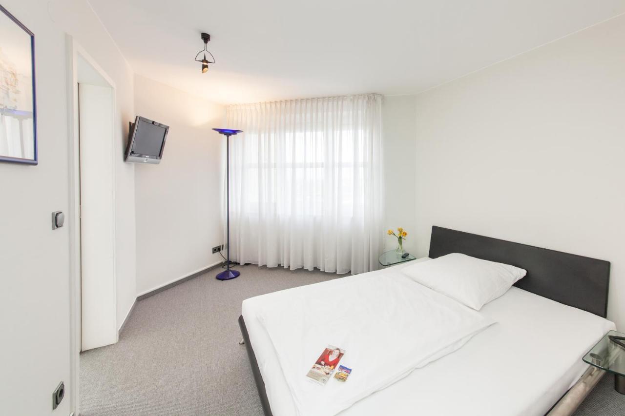 Hotel Strijewski - Apartments Wolfsbourg Extérieur photo