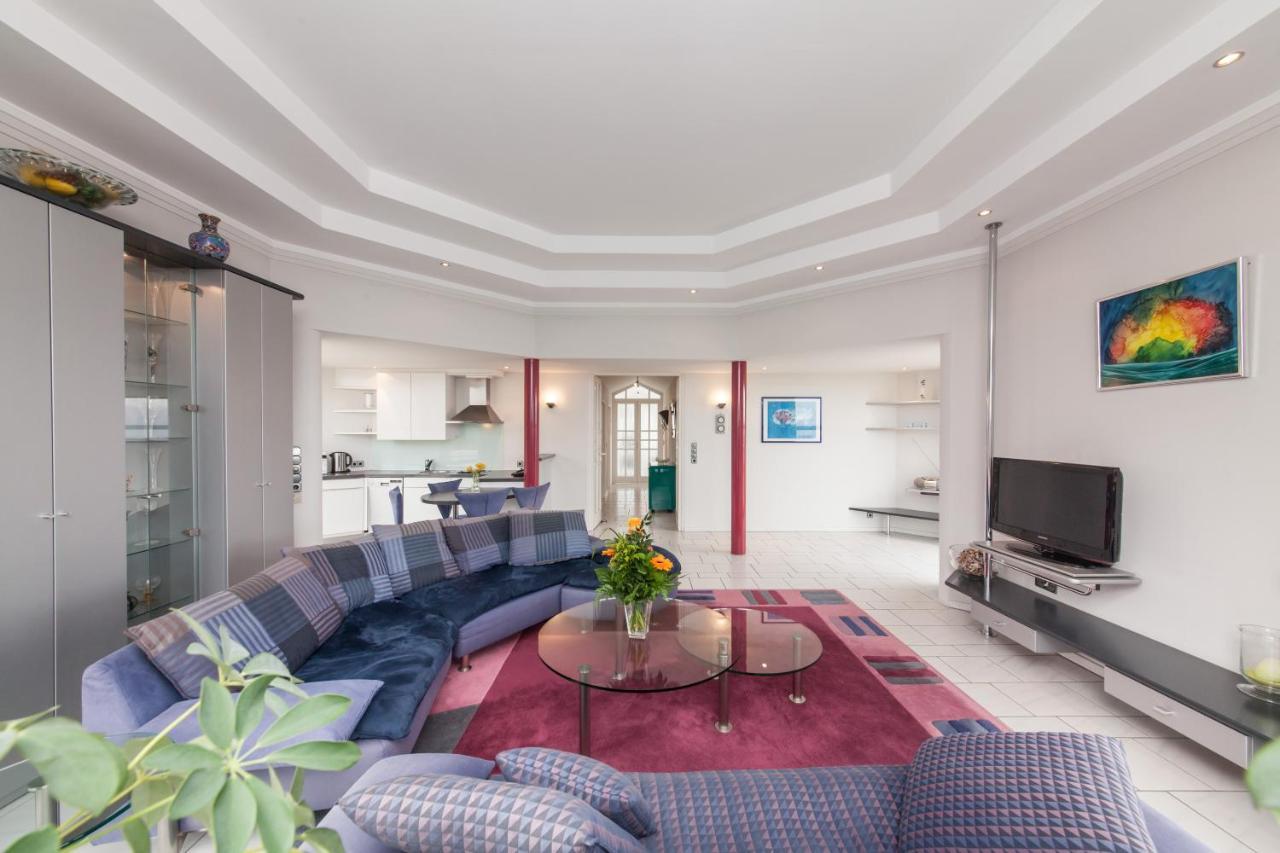 Hotel Strijewski - Apartments Wolfsbourg Extérieur photo
